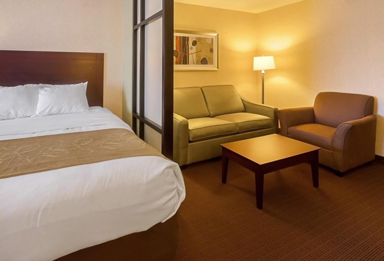 Queen Suite with Two Queen Beds - Non-Smoking at Comfort Suites Manhattan
