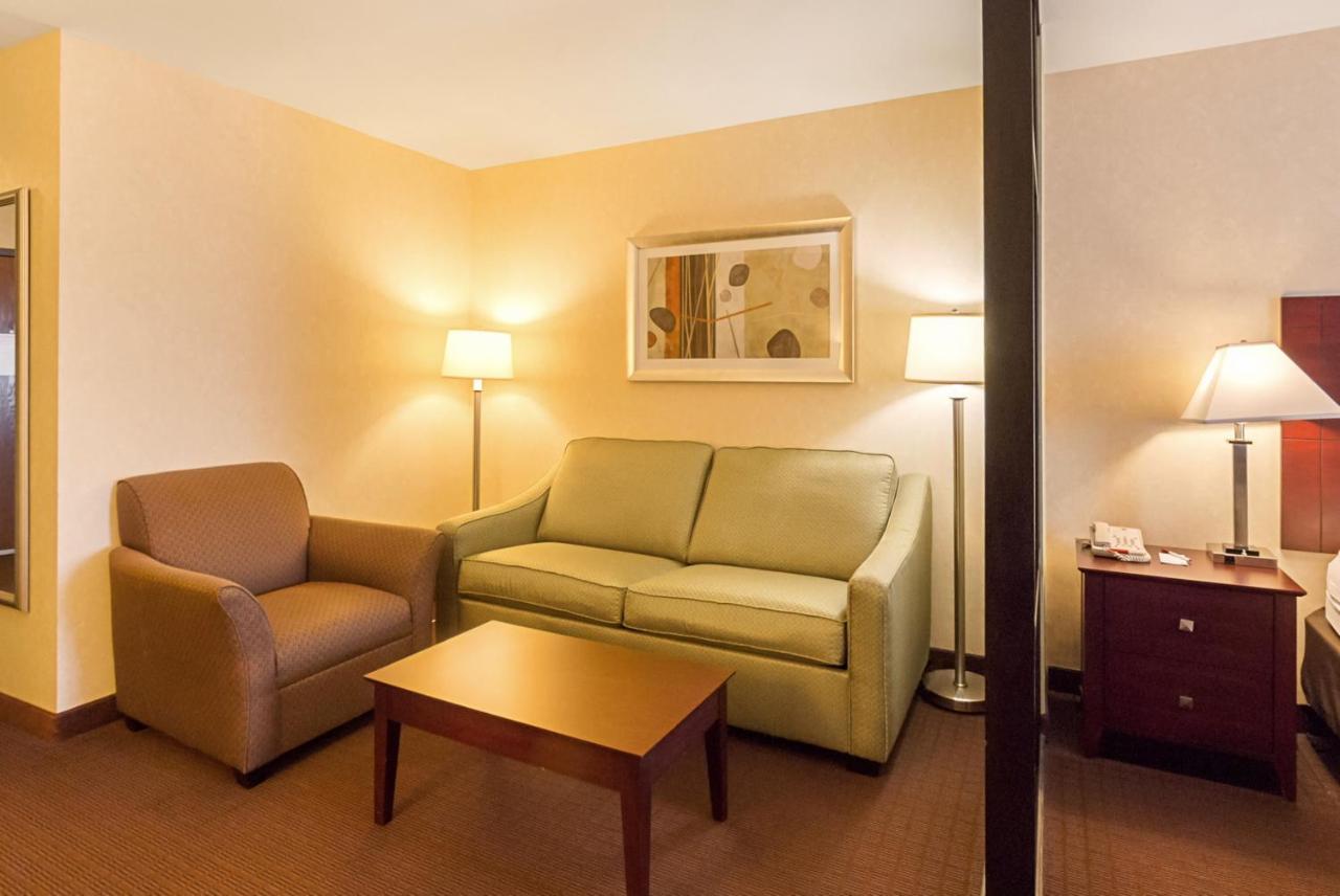 King Suite - Non-Smoking at Comfort Suites Manhattan