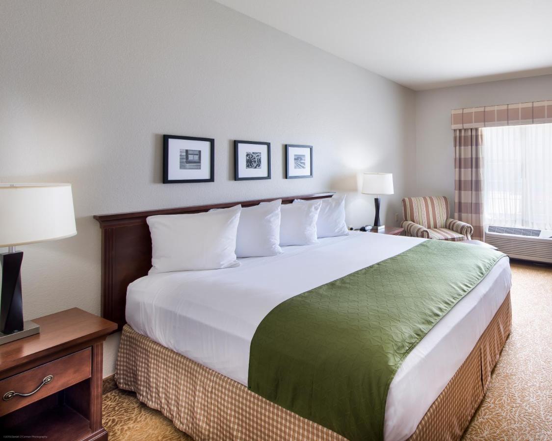 King Suite with Whirlpool - Non-Smoking at Country Inn & Suites by Radisson, Greeley, CO