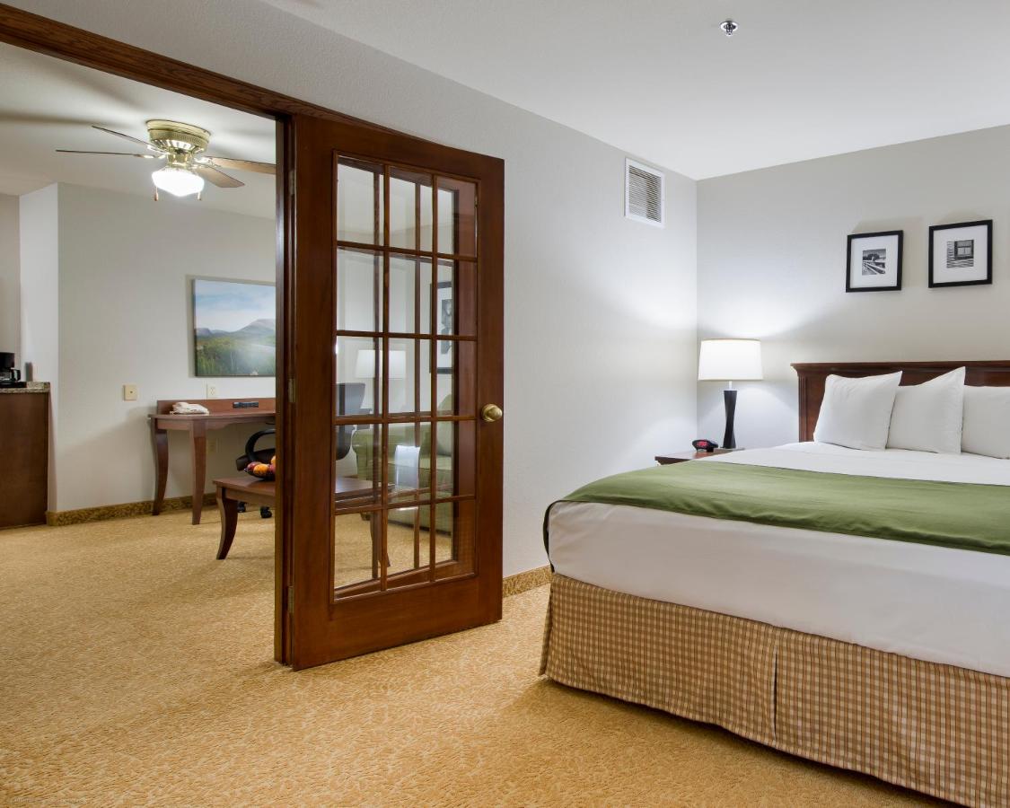 One-Bedroom King Suite - Non-Smoking at Country Inn & Suites by Radisson, Greeley, CO
