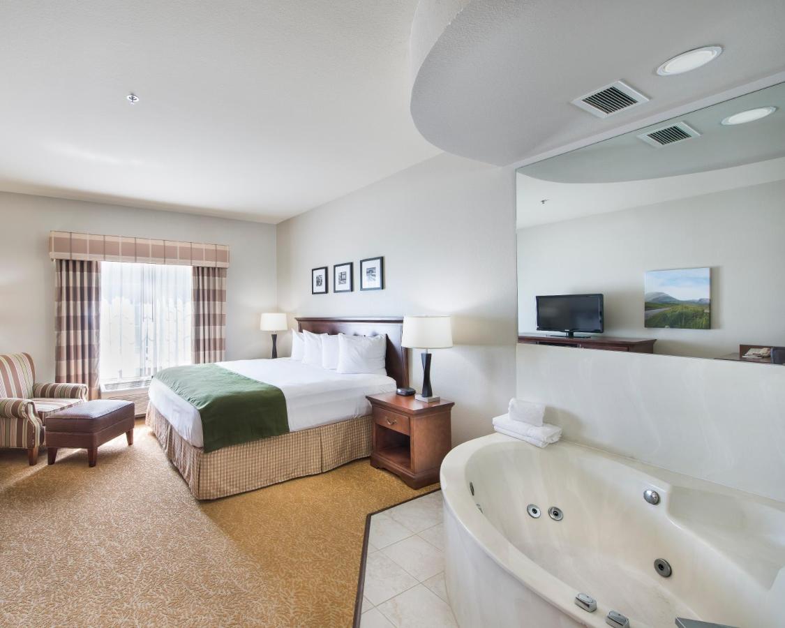 King Suite with Whirlpool - Non-Smoking at Country Inn & Suites by Radisson, Greeley, CO