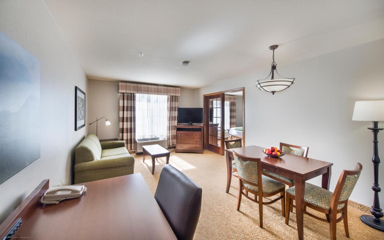 One-Bedroom King Suite - Non-Smoking at Country Inn & Suites by Radisson, Greeley, CO