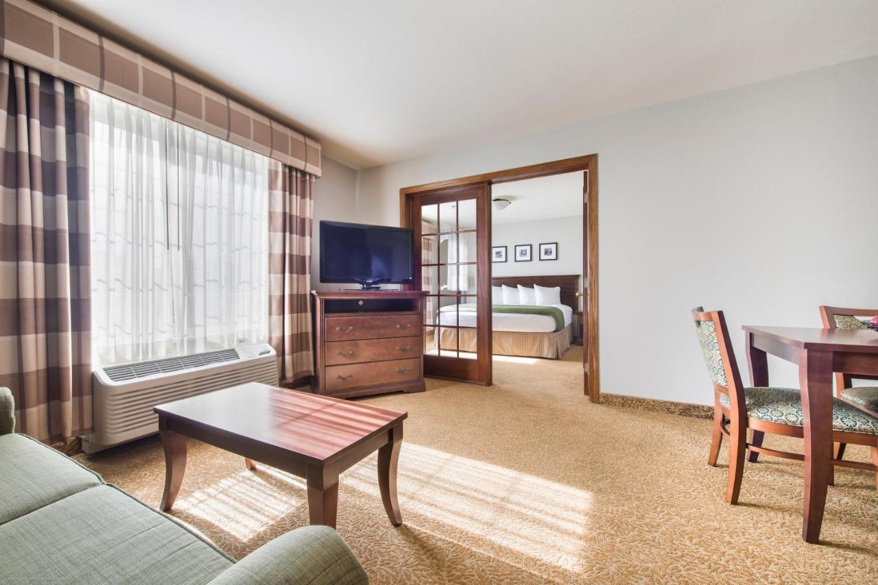 One-Bedroom King Suite - Non-Smoking at Country Inn & Suites by Radisson, Greeley, CO