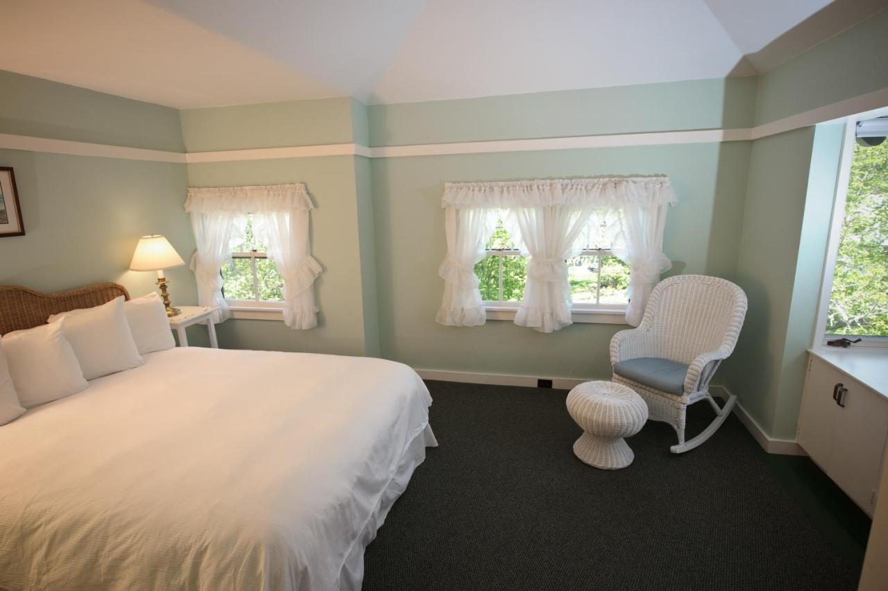 Asticou Inn