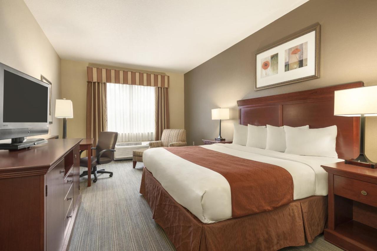 King Room at Seffner Inn and Suites