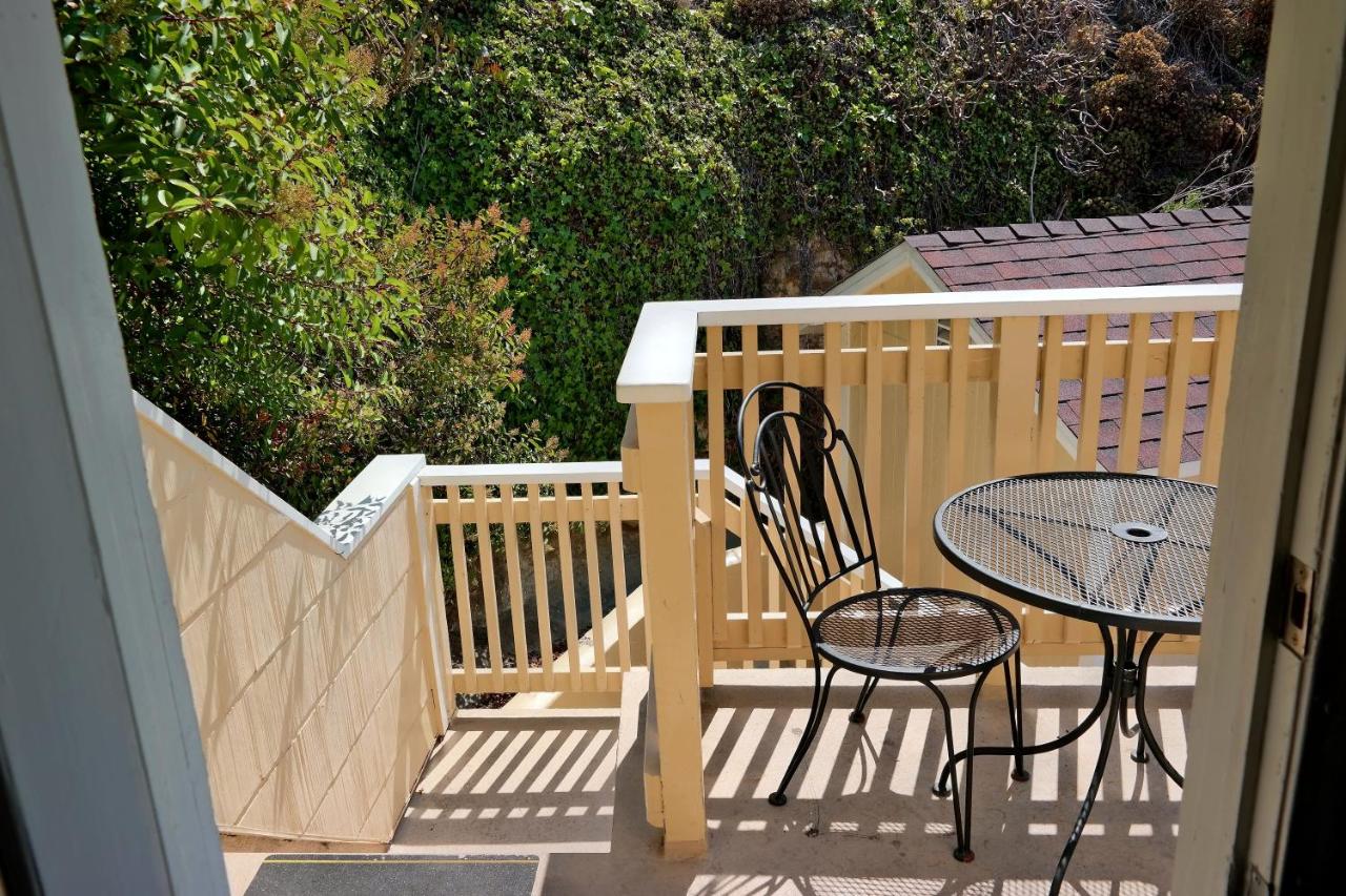 One-Bedroom Suite with Sofa Bed at Malibu Country Inn