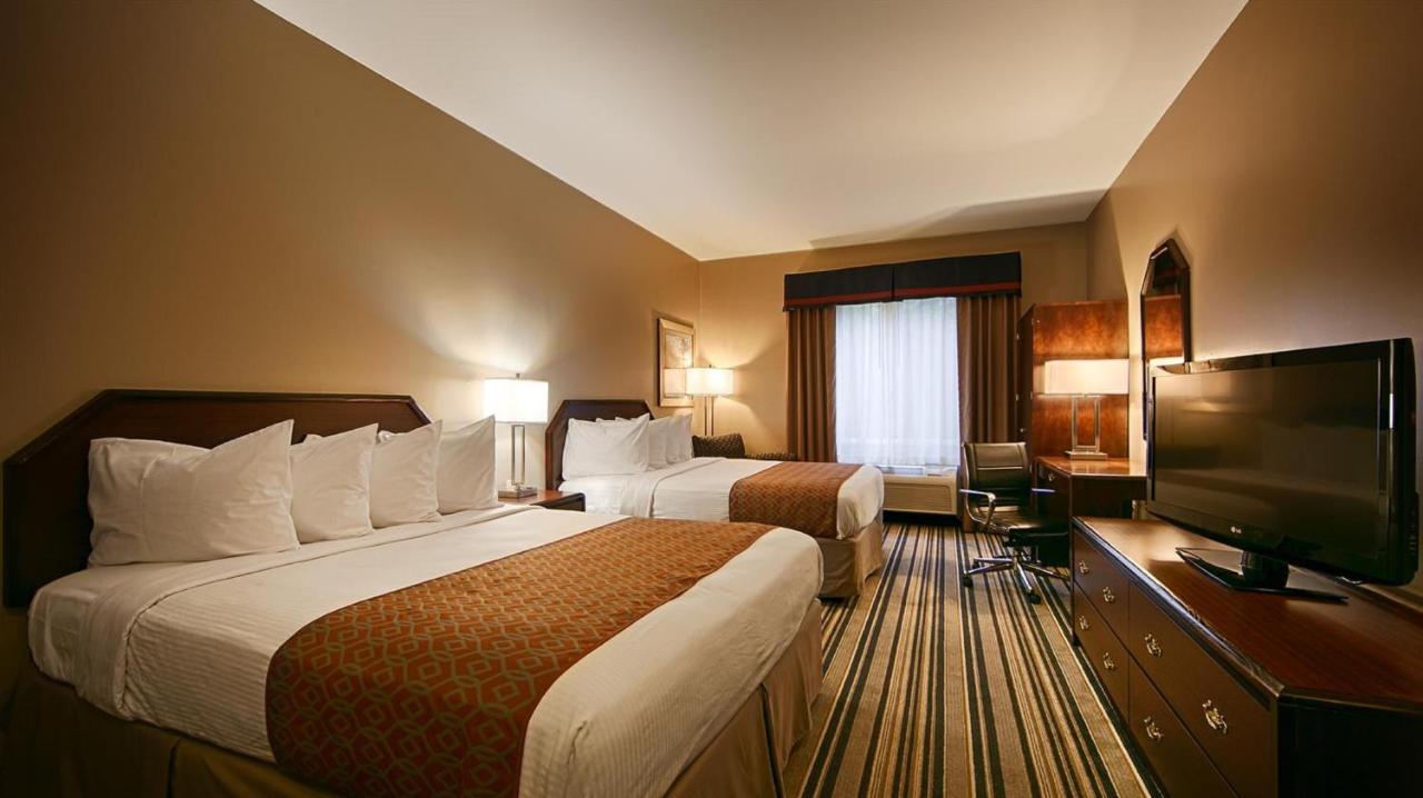Queen Room with Two Queen Beds at Comfort Inn & Suites Harrisburg-Hershey North