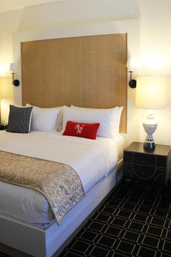 Deluxe King Room at Hotel Valencia Santana Row
