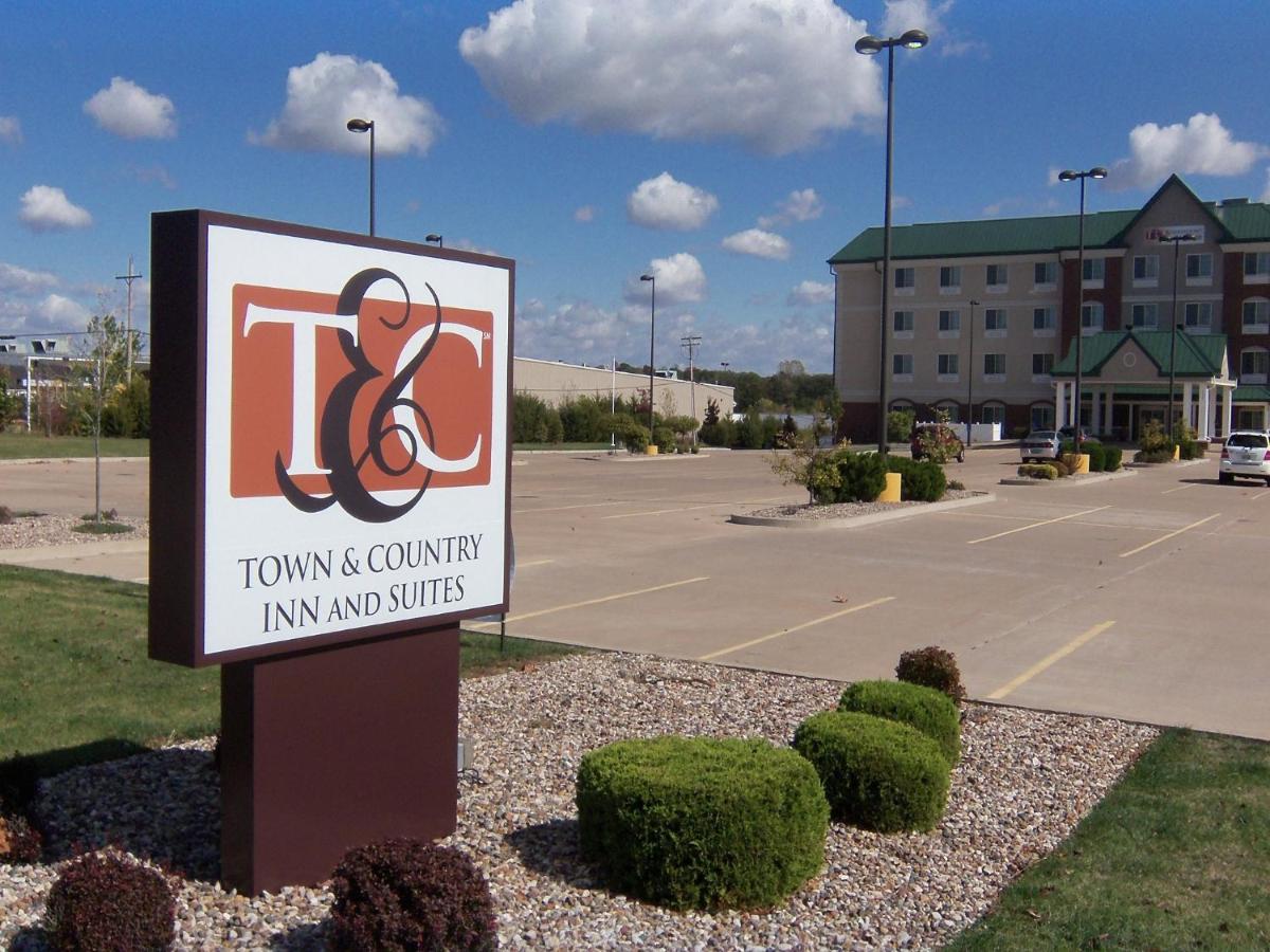  | Town & Country Inn and Suites