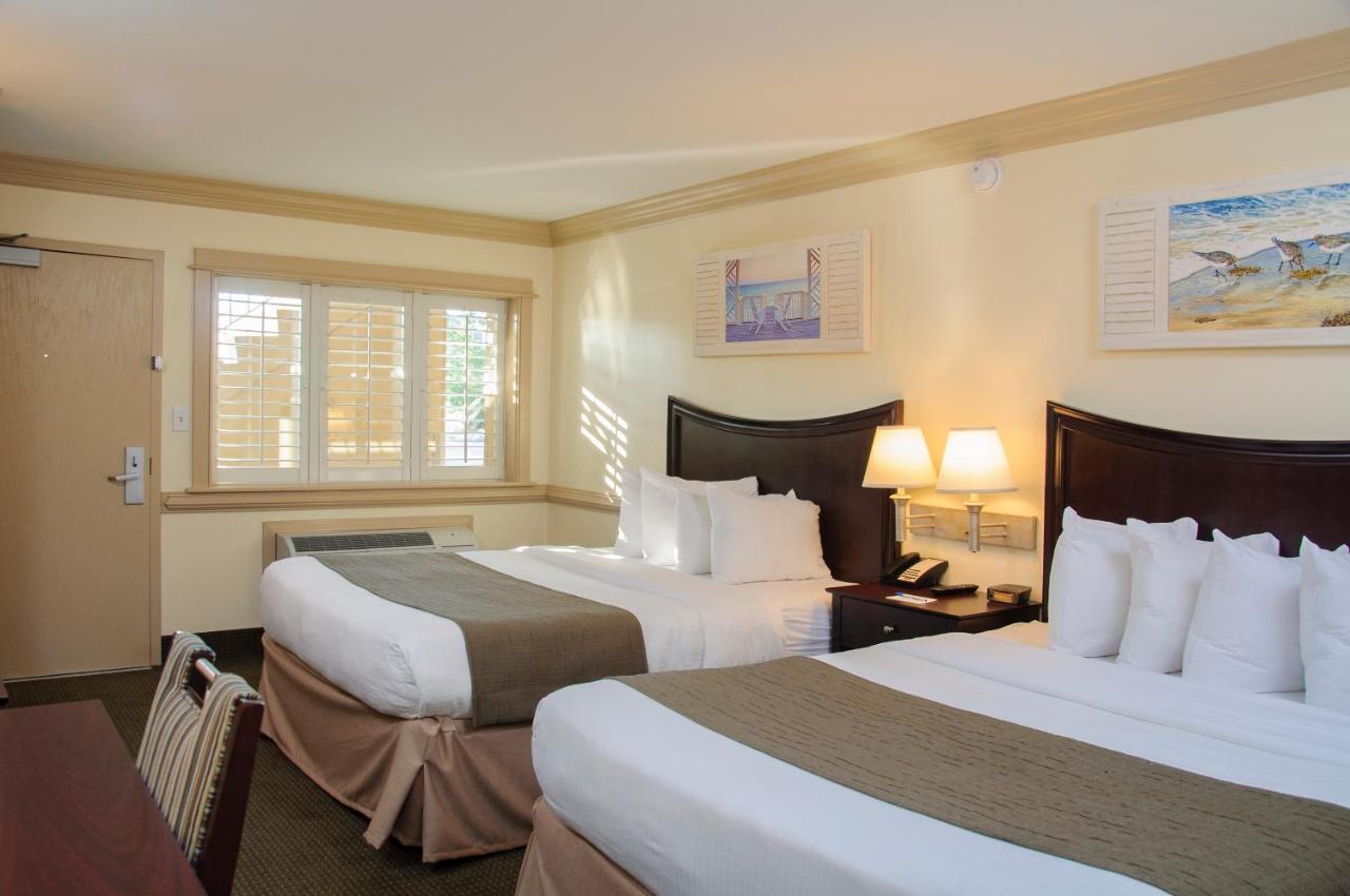 Parking/Pool View with Two Queen Beds - Main Building at Shutters on the Banks