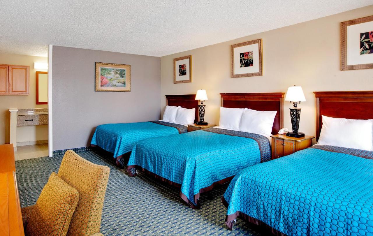Studio Suite with Three Double Beds - Non-Smoking at Days Inn by Wyndham Lafayette Near Lafayette Airport