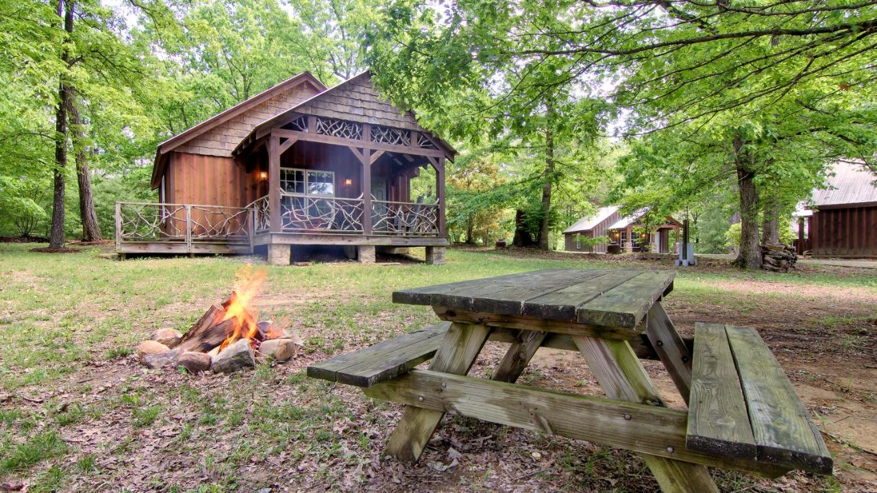 One-Bedroom Cabin at The Smokehouse Lodge and Cabins
