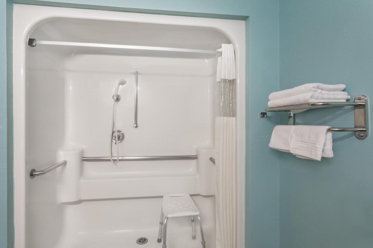 Queen Room - Mobility Access/Non-Smoking at Super 8 by Wyndham Cedar City