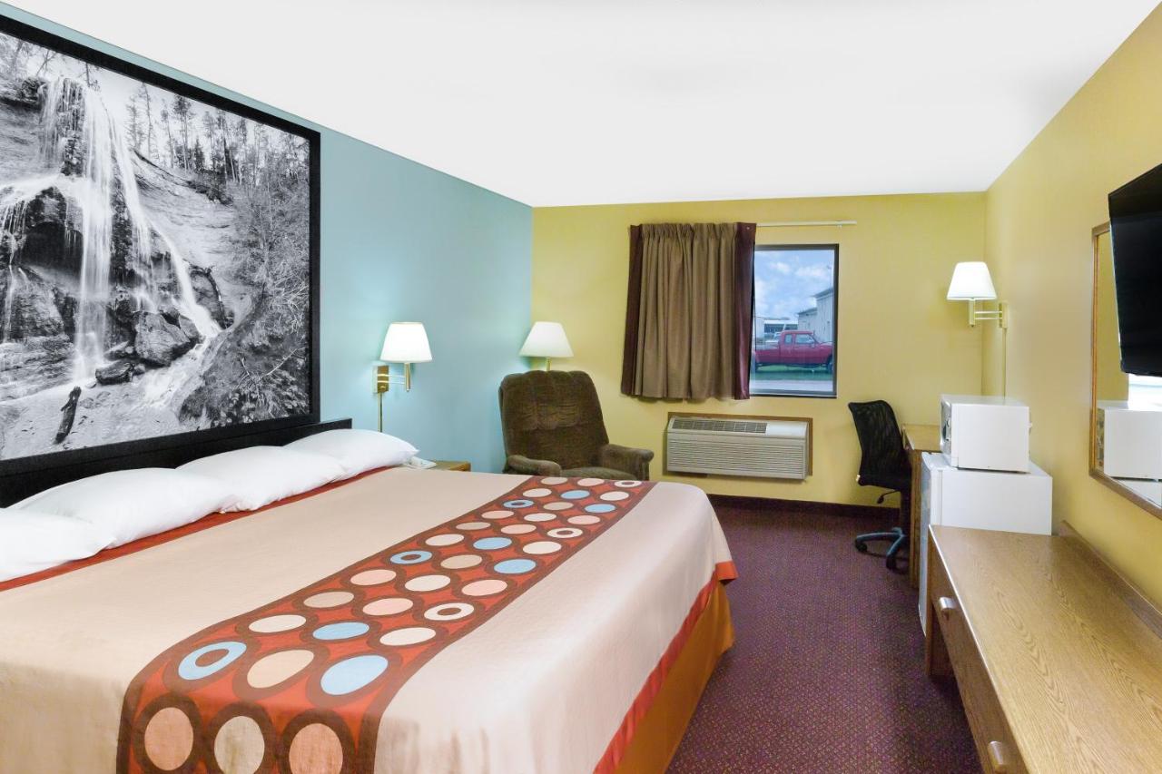King Room - Non-Smoking at Super 8 by Wyndham Crete