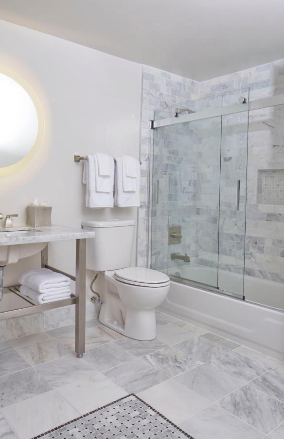 Premier One-Bedroom Suite at The Georgian Terrace Hotel