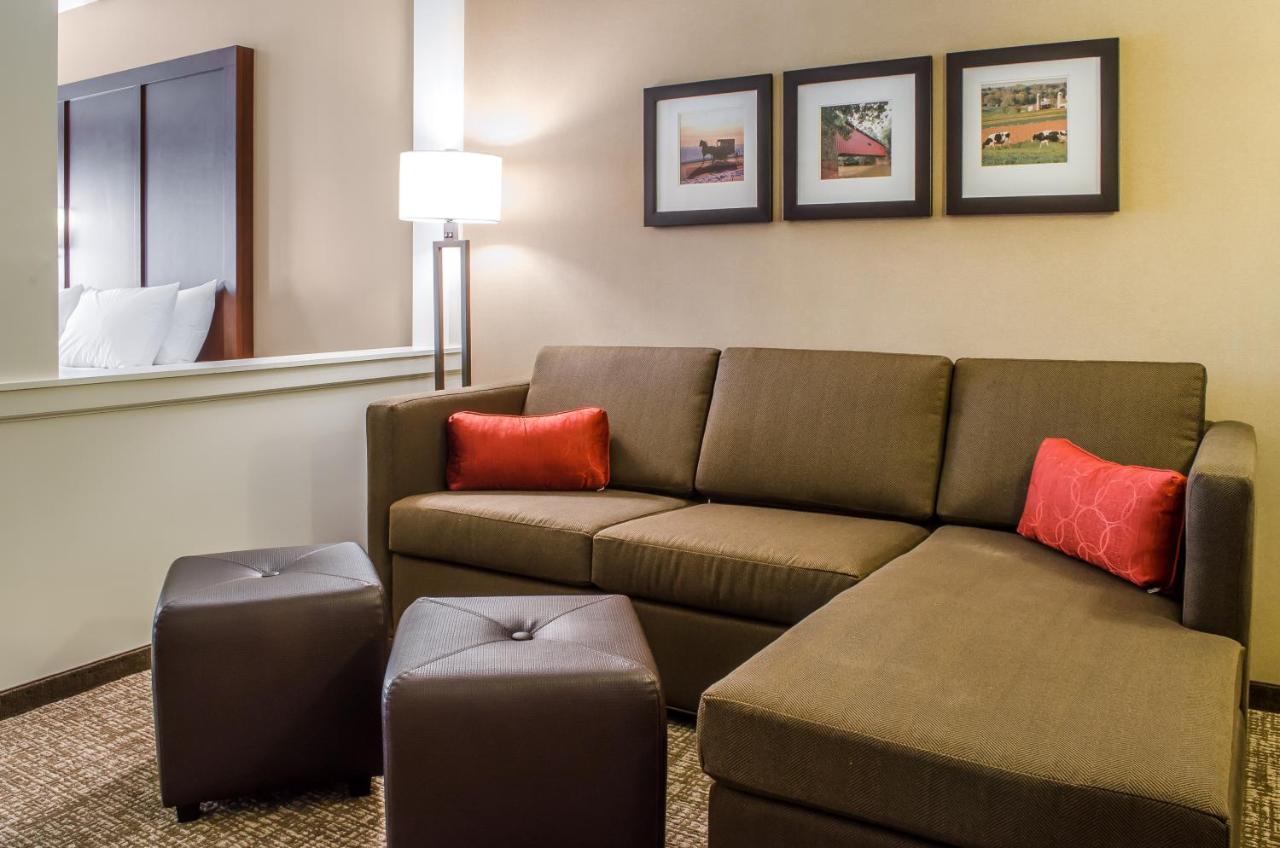 Suite with Two Queen Beds - Accessible/Non-Smoking at Comfort Suites Manheim - Lancaster