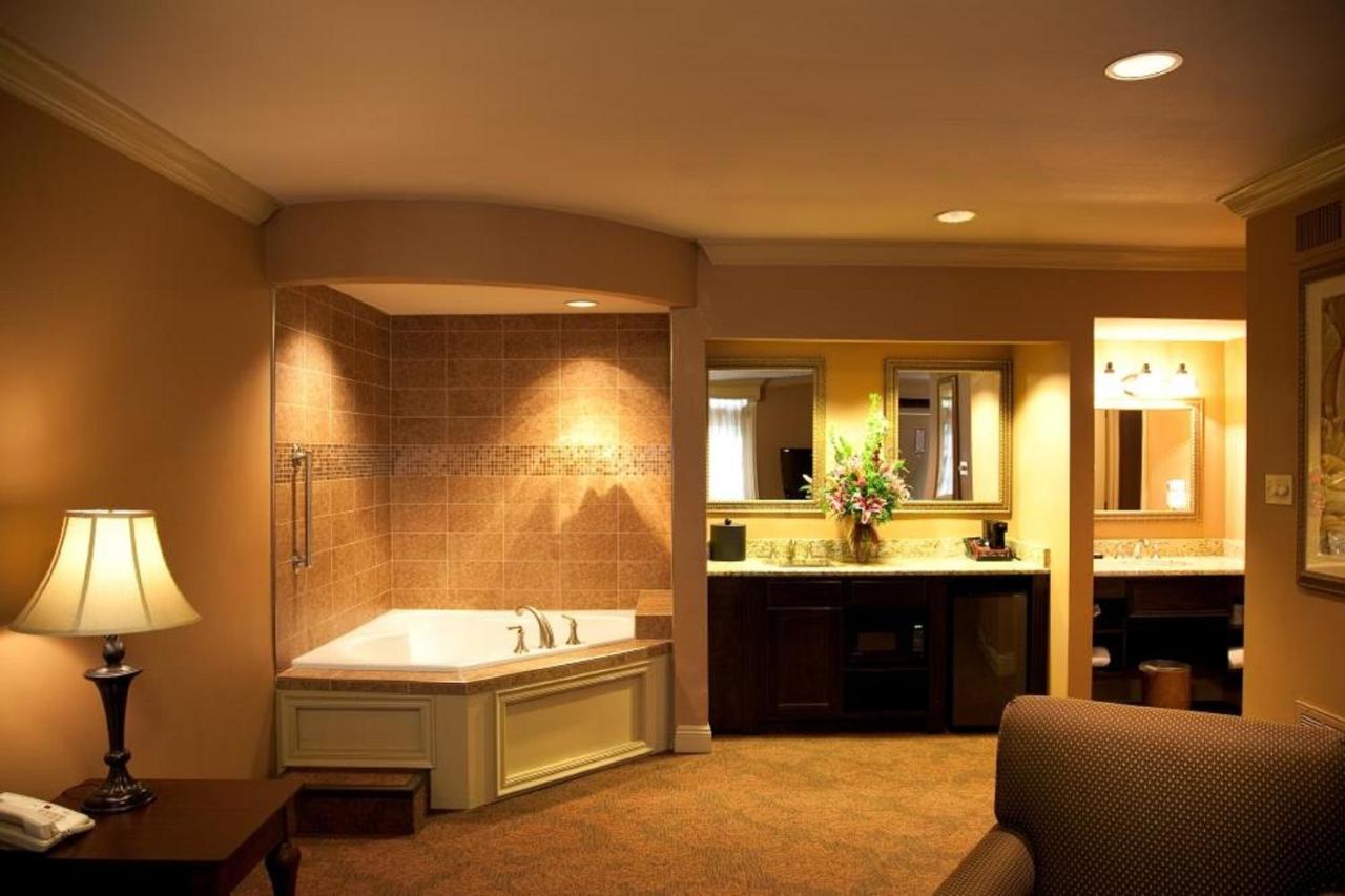 Suite with Hot Tub at Best Western Plus French Quarter Courtyard Hotel