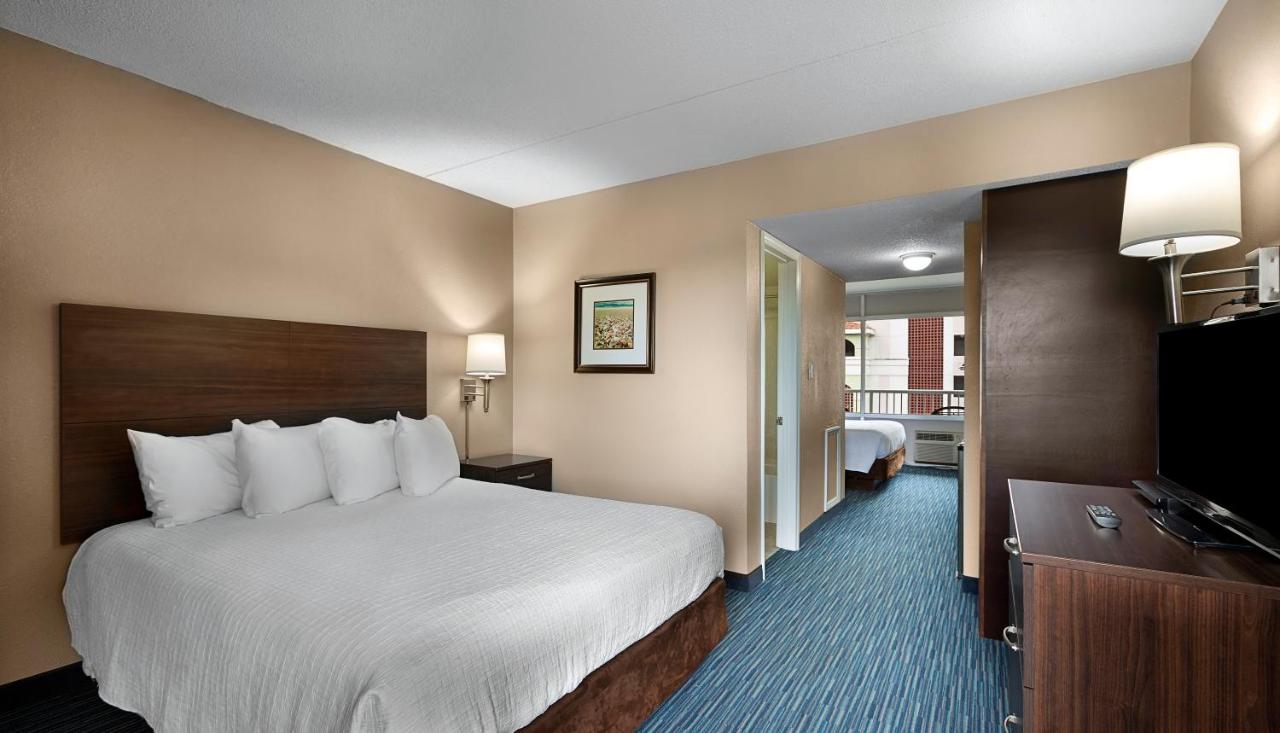 Queen Room with Two Queen Beds at The Breakers Resort