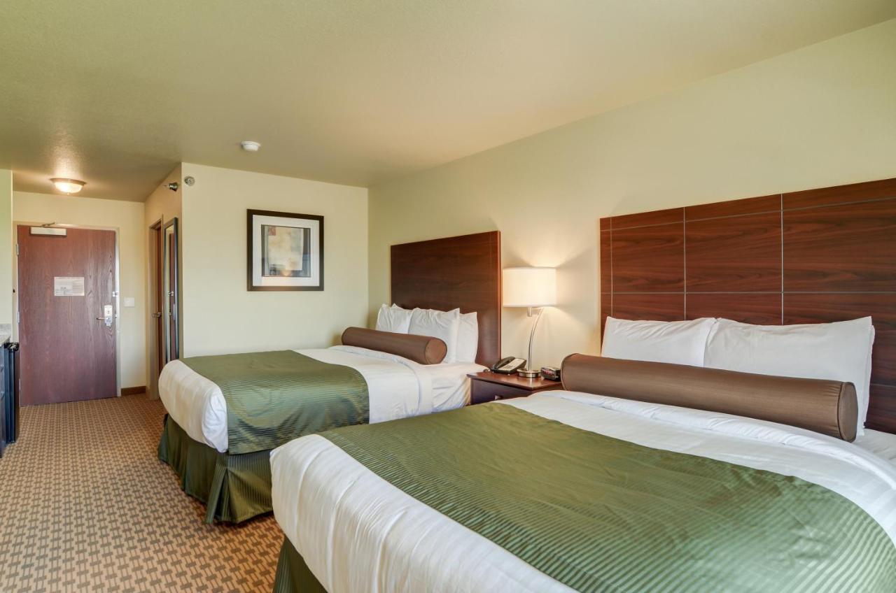 Deluxe Queen Room at Cobblestone Inn & Suites - Ord