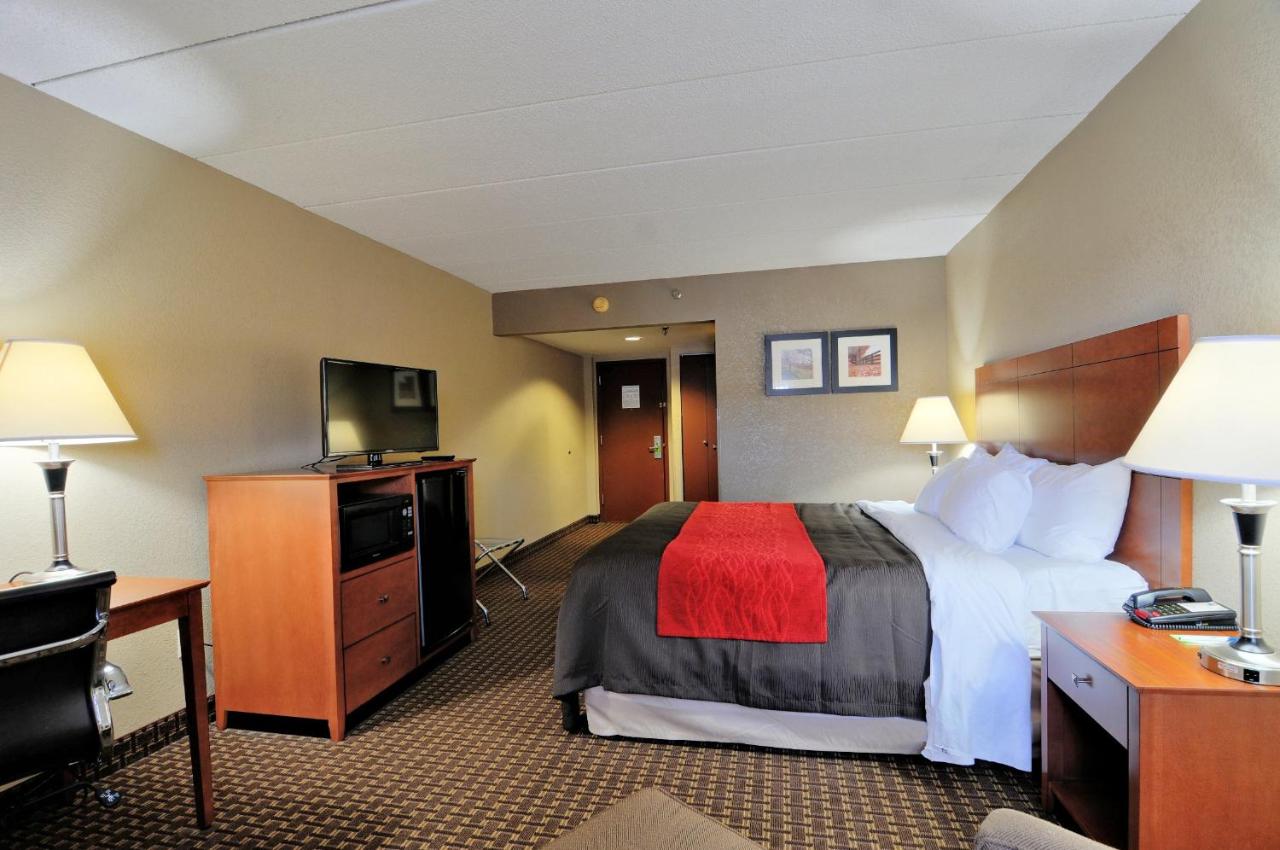 King Room - Accessible/Non-Smoking at Comfort Inn & Suites Raphine - Lexington near I-81 and I-64