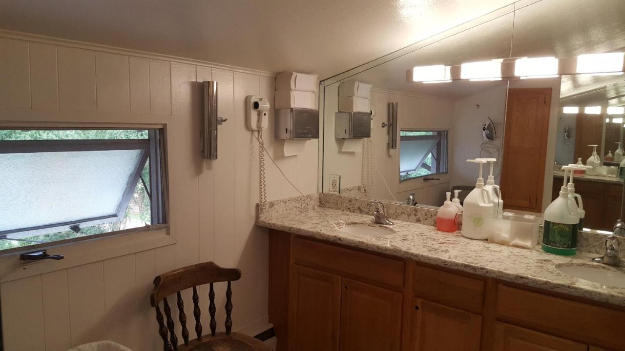 Twin Dormitory Room with Shared Bathroom at St. Moritz Lodge & Condominiums