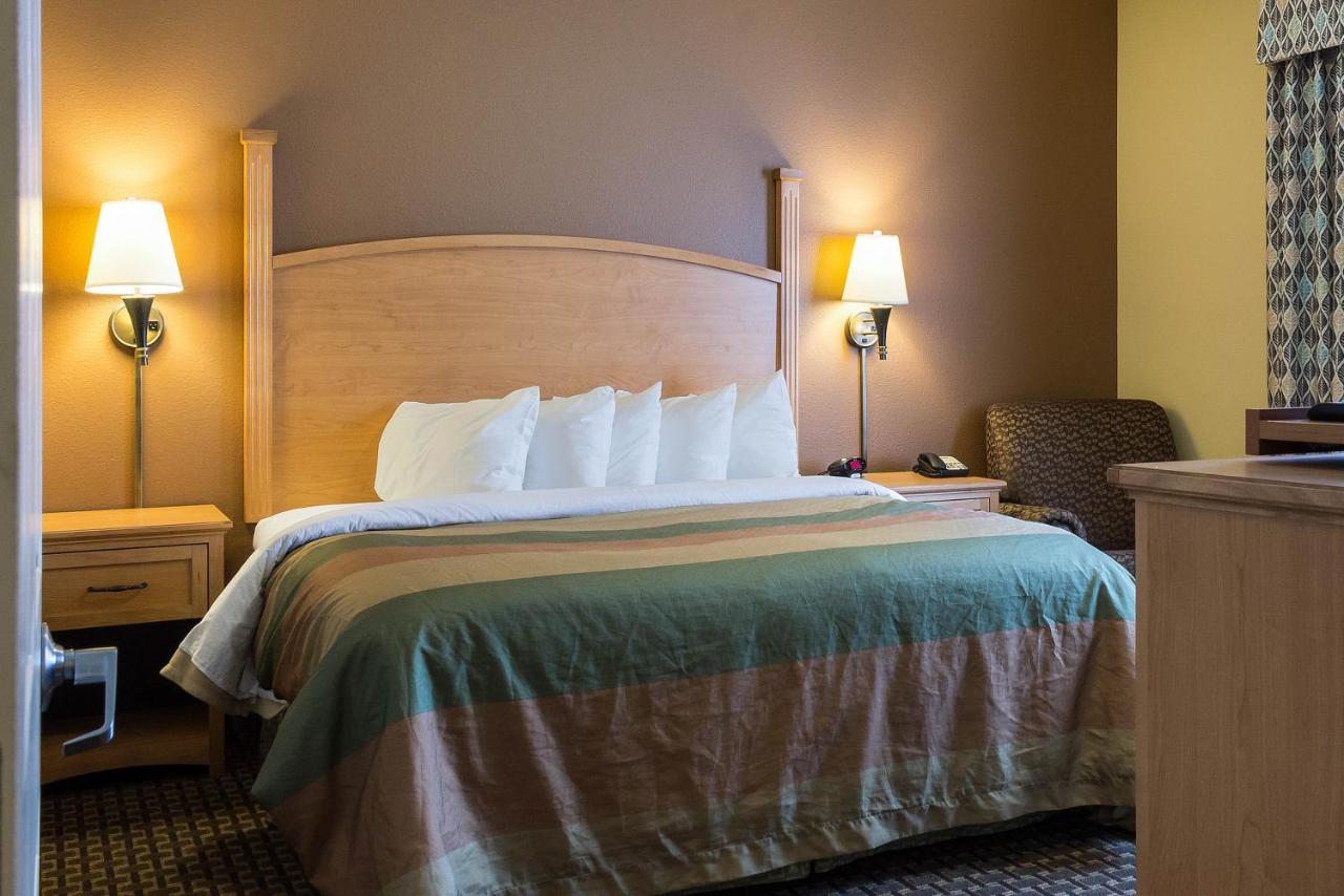 King Suite - Non-Smoking at MainStay Suites Williston