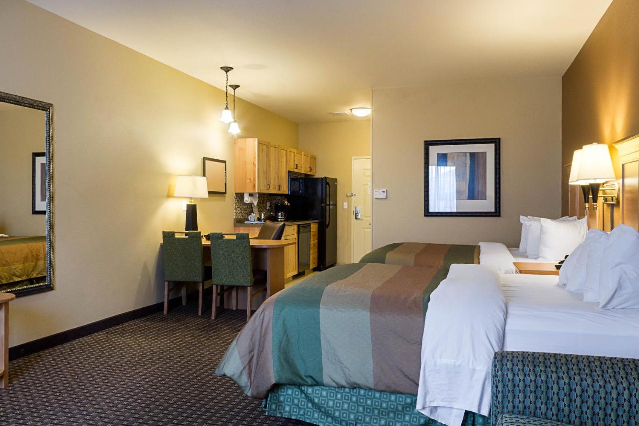 Queen Suite - Non-Smoking at MainStay Suites Williston