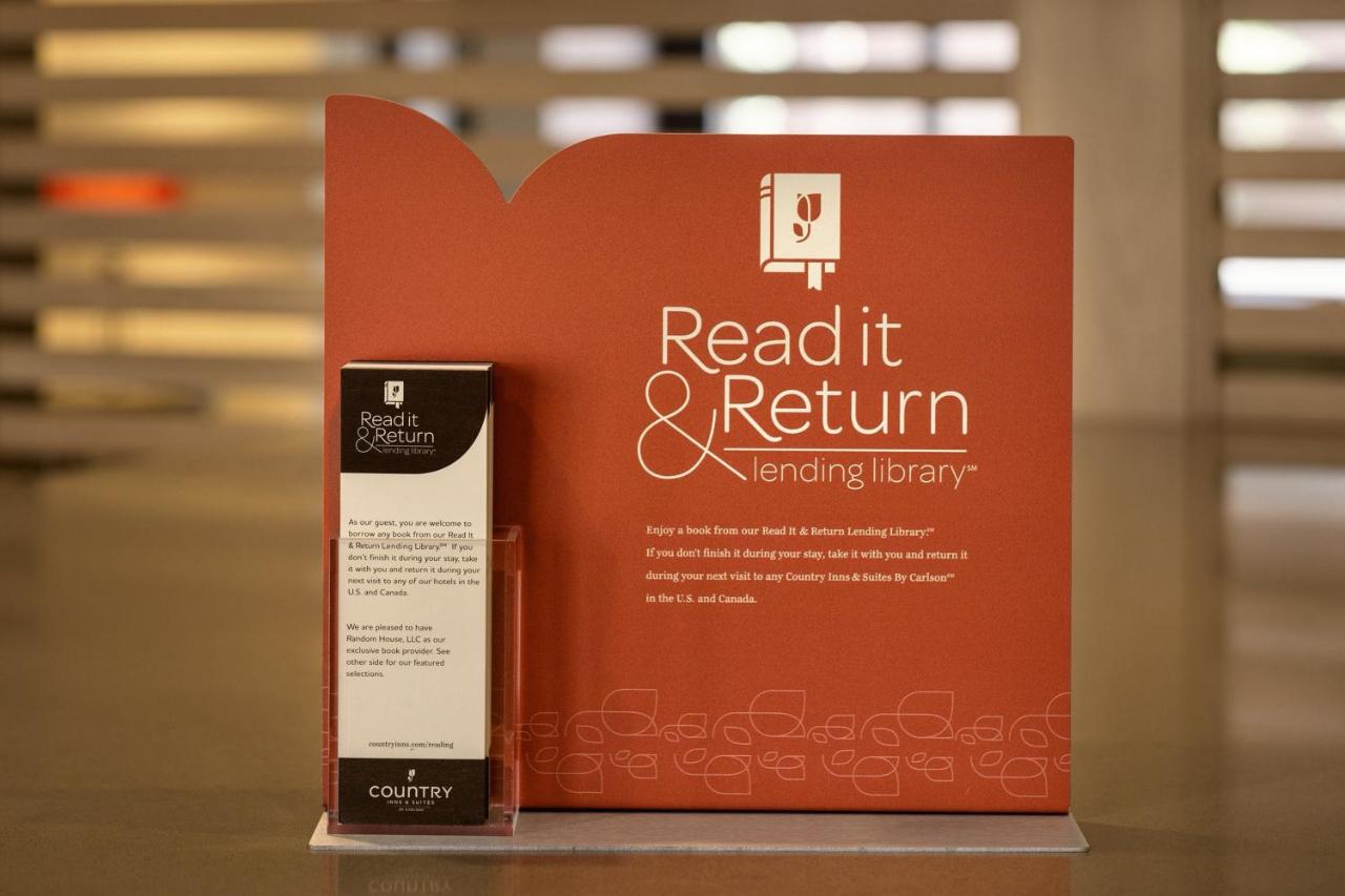 King Studio Suite at Country Inn & Suites by Radisson, Grinnell, IA