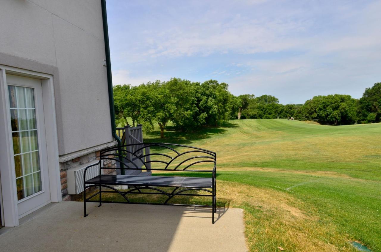 King Standard Suite at Cobblestone Inn & Suites - Denison Majestic Hills