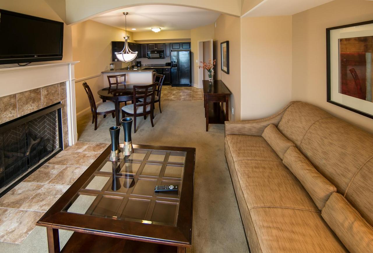 Two-Bedroom Suite at Lodge Of Four Seasons Golf Resort, Marina & Spa