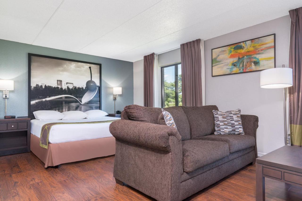 King Studio Suite - Non-Smoking at Super 8 by Wyndham Bloomington/Airport