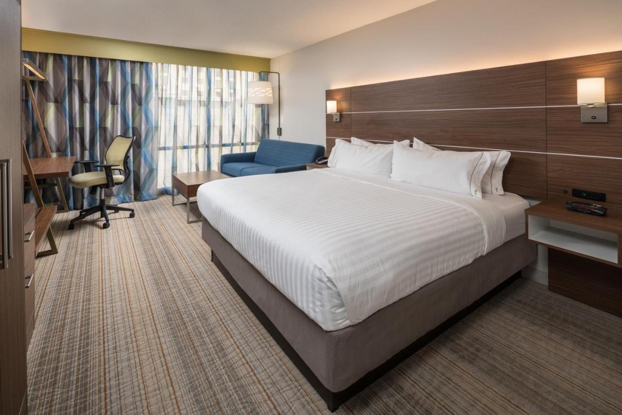 Deluxe King Room - Non-Smoking at Holiday Inn Express Springfield, an IHG Hotel