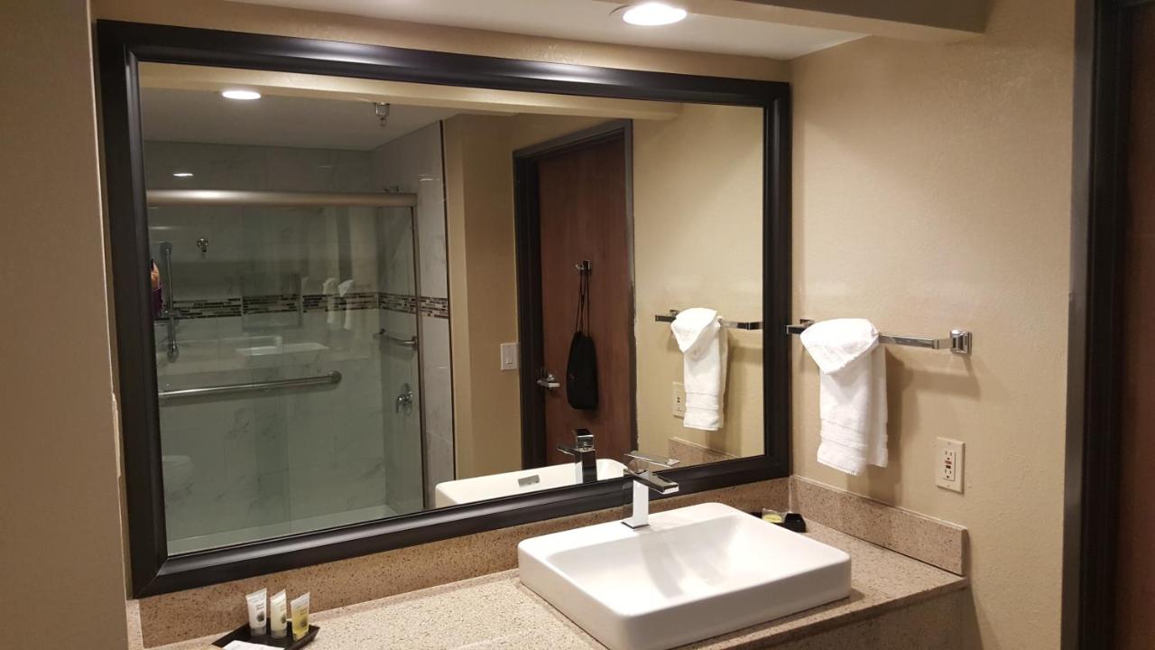 King Suite with Shower - Non-Smoking at Best Western Plus Airport Inn & Suites