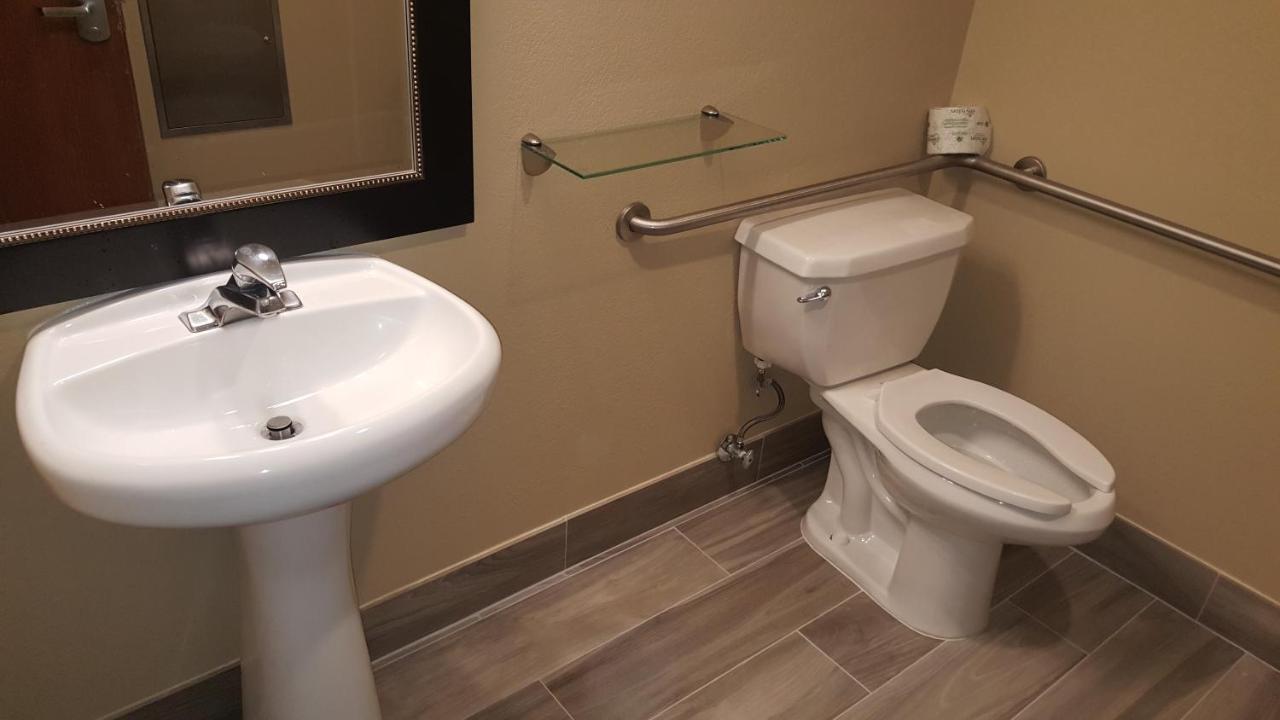 King Room - Non-Smoking at Best Western Plus Airport Inn & Suites