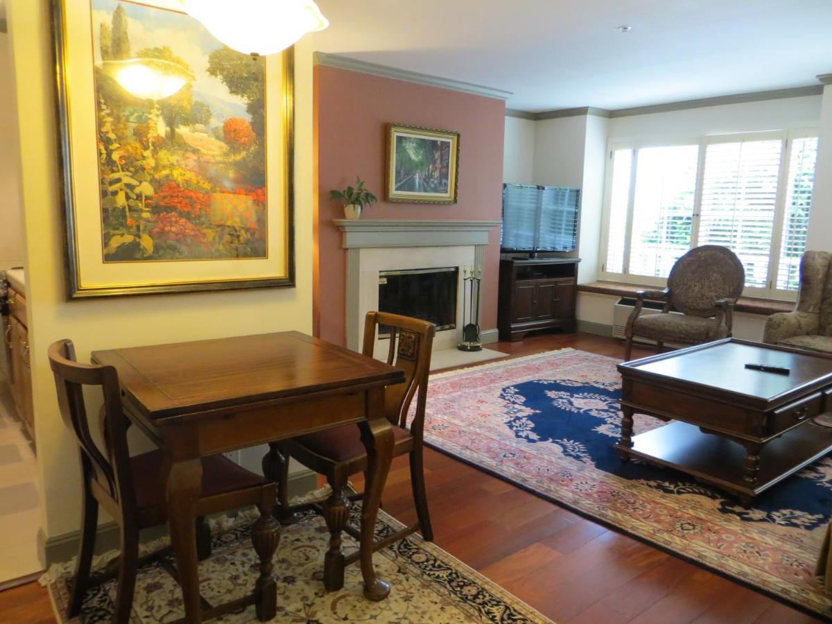 One-Bedroom Suite with Two Double Beds at Cow Hollow Inn & Suites