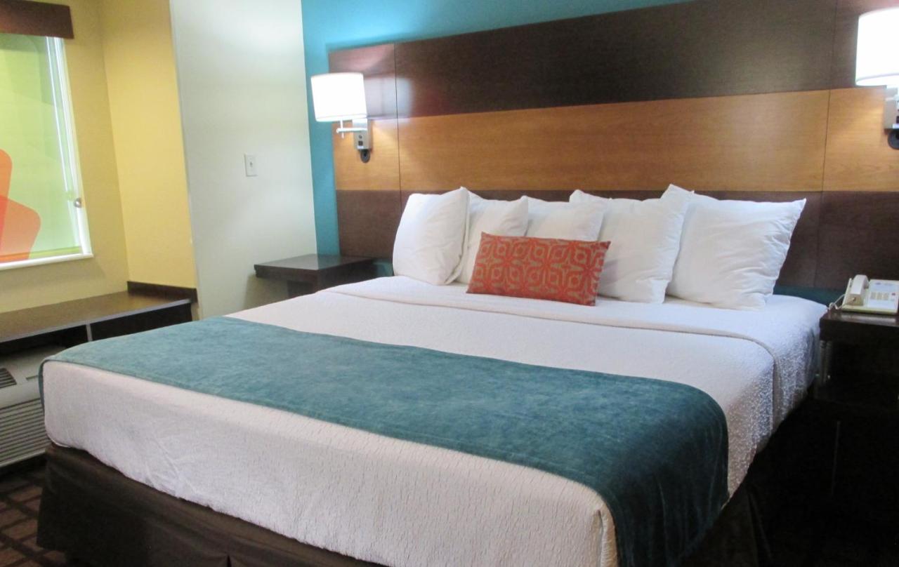 King Room - Non-Smoking at Best Western Plus Harrisburg Mechanicsburg