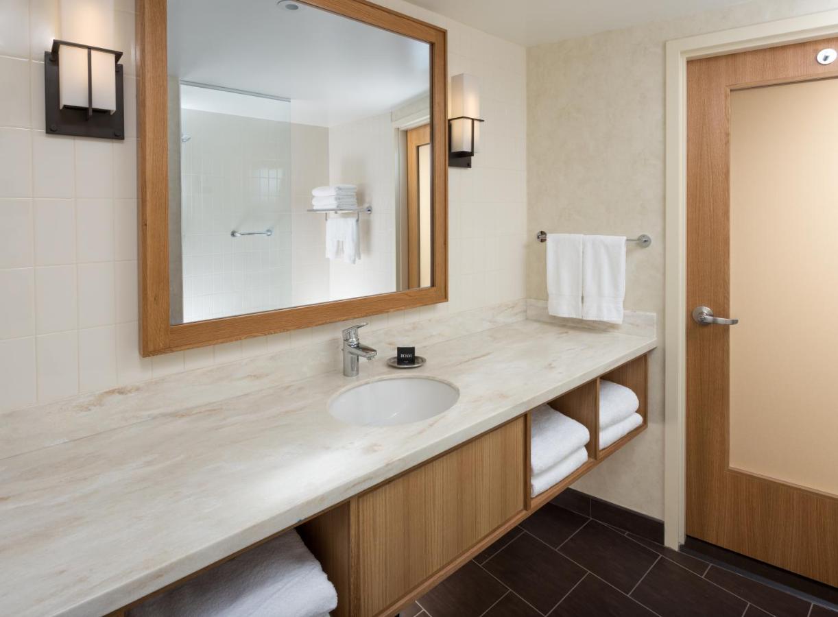 Queen Room with Two Queen Beds - Disability Access at The Inn at Swarthmore