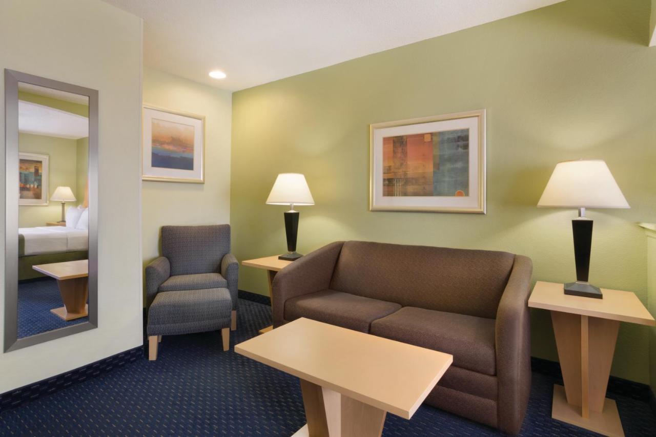 Studio Suite at Park Inn by Radisson Albany, GA