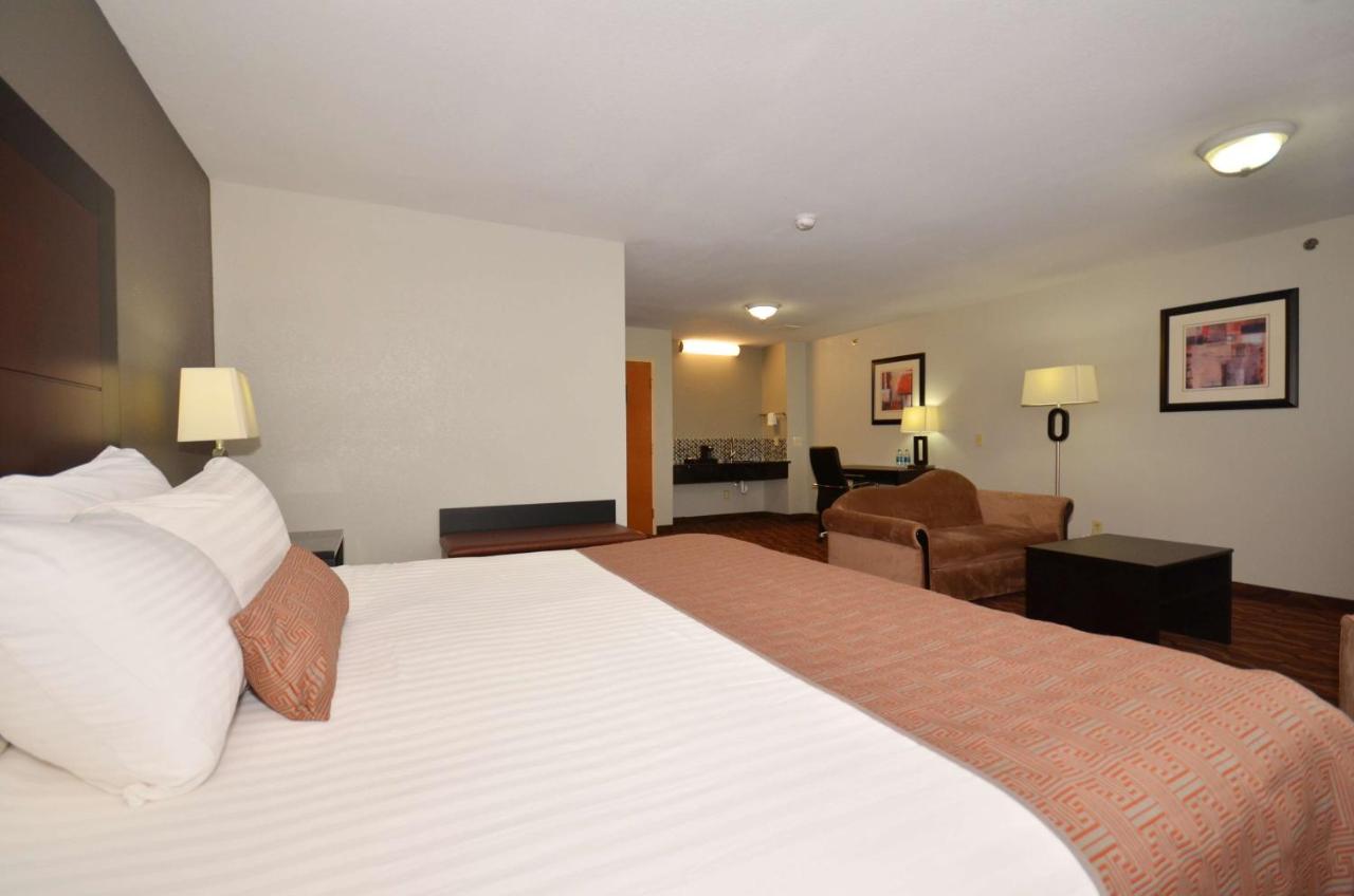 King Suite with Sofa Bed - Non-Smoking at Best Western Commerce Inn