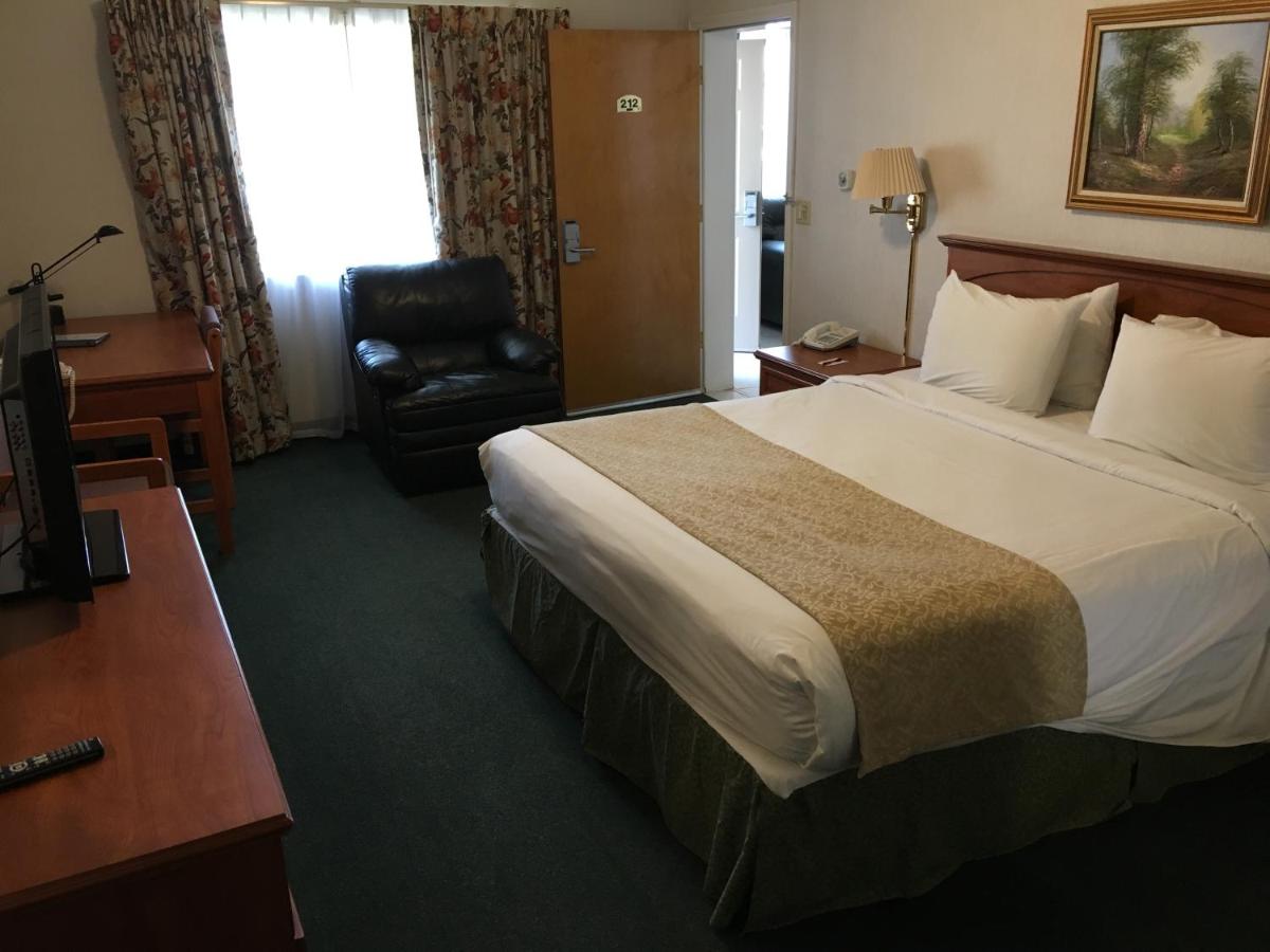 Two-Bedroom Suite at Garden Inn and Suites