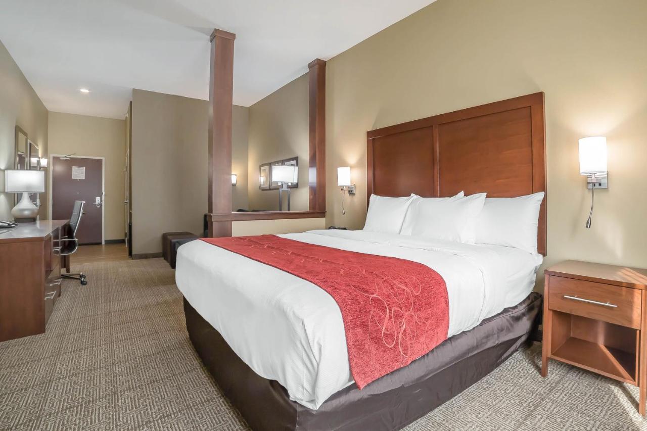 King Suite with Sofa Bed - Non-Smoking at Comfort Suites Billings