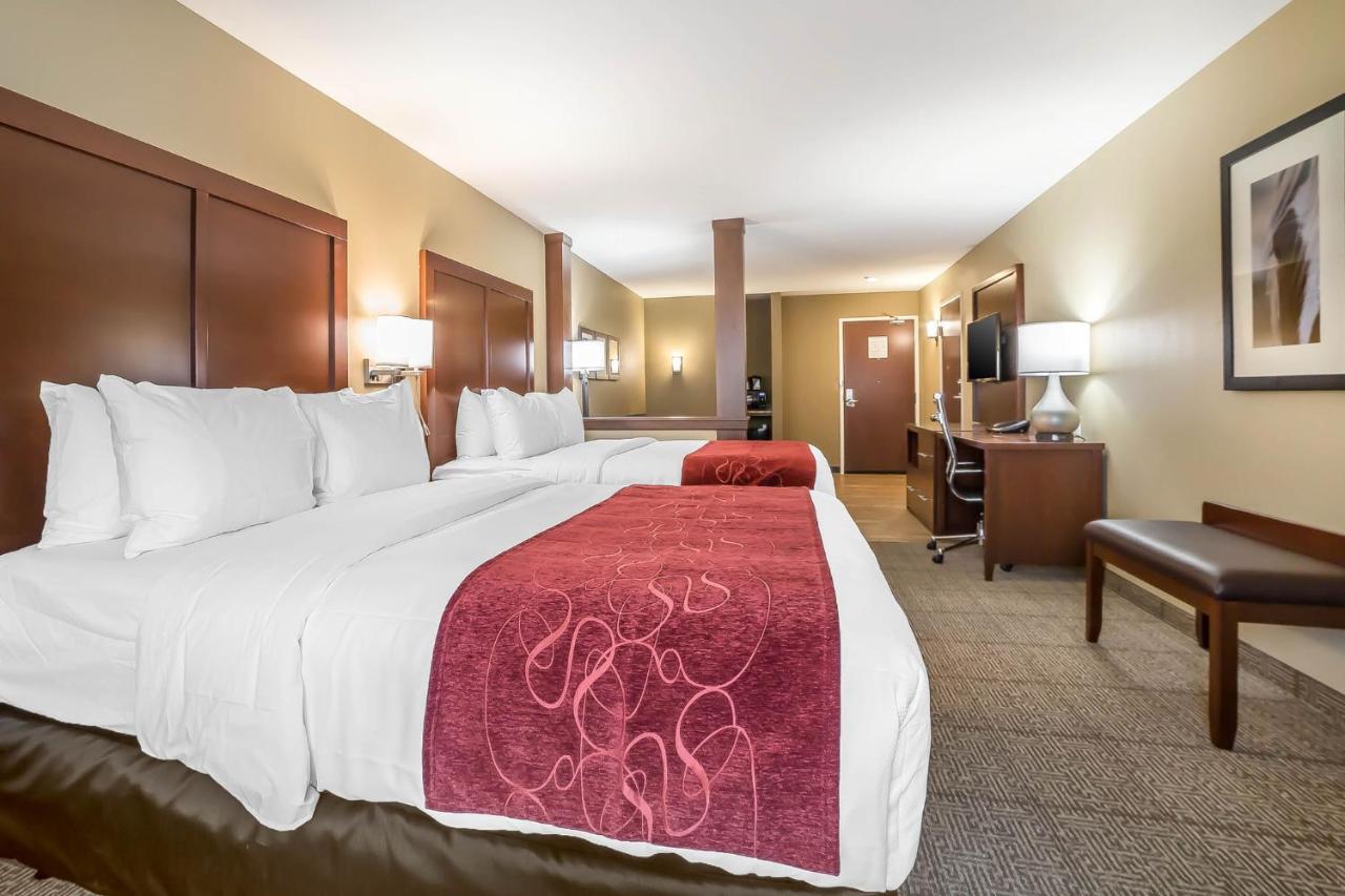 Queen Suite with Two Queen Beds and Sofa Bed at Comfort Suites Billings