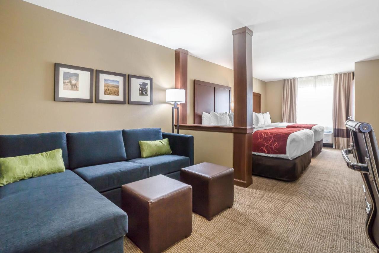 Queen Suite with Two Queen Beds and Sofa Bed at Comfort Suites Billings