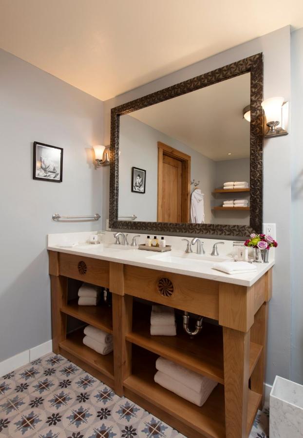 Standard King Room at The Blake at Taos Ski Valley