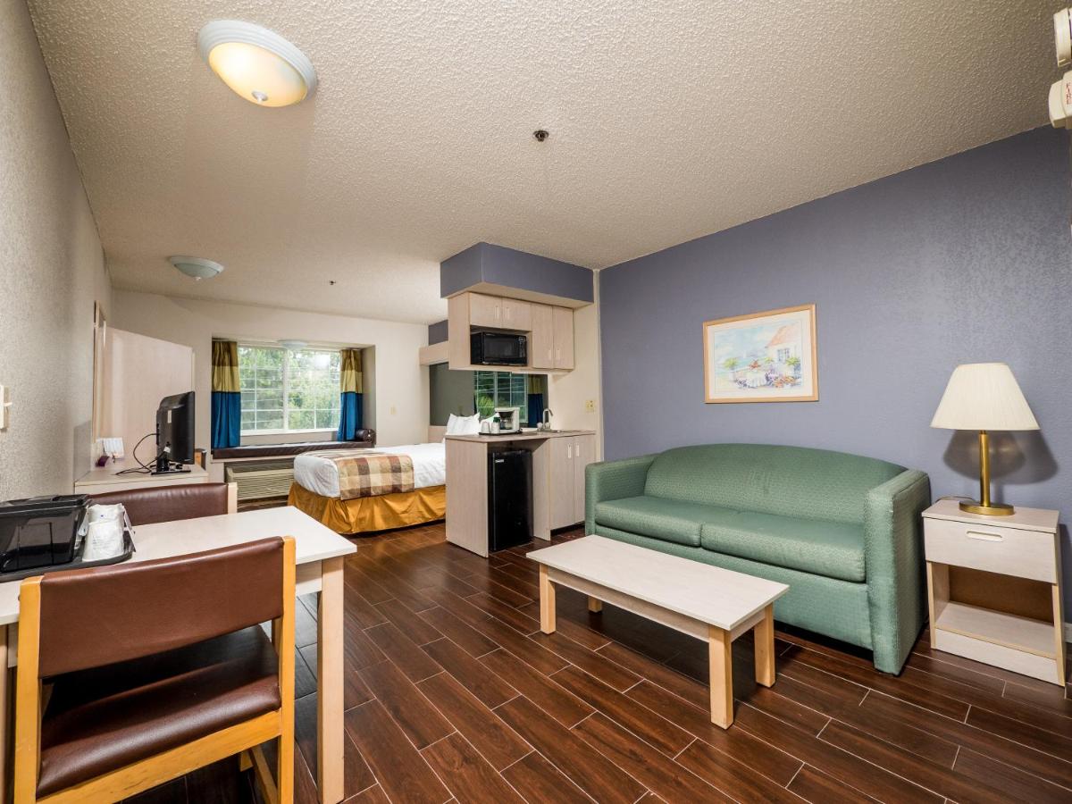 Queen Studio Suite - Mobility/Hearing Accessible - Non-Smoking at Microtel Inn & Suites by Wyndham Palm Coast I-95