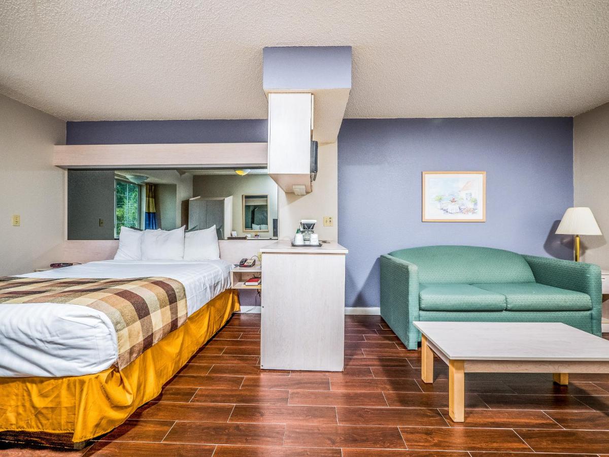 Queen Studio Suite - Mobility/Hearing Accessible - Non-Smoking at Microtel Inn & Suites by Wyndham Palm Coast I-95
