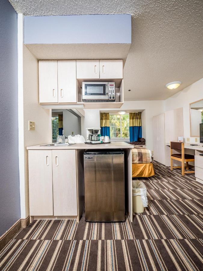 Queen Studio Suite - Mobility/Hearing Accessible - Non-Smoking at Microtel Inn & Suites by Wyndham Palm Coast I-95