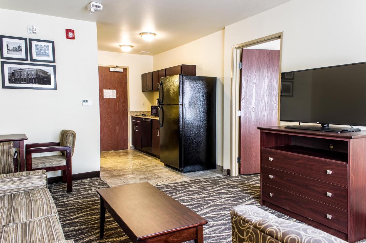 One-Bedroom Suite at Cobblestone Hotel & Suites – Chippewa Falls