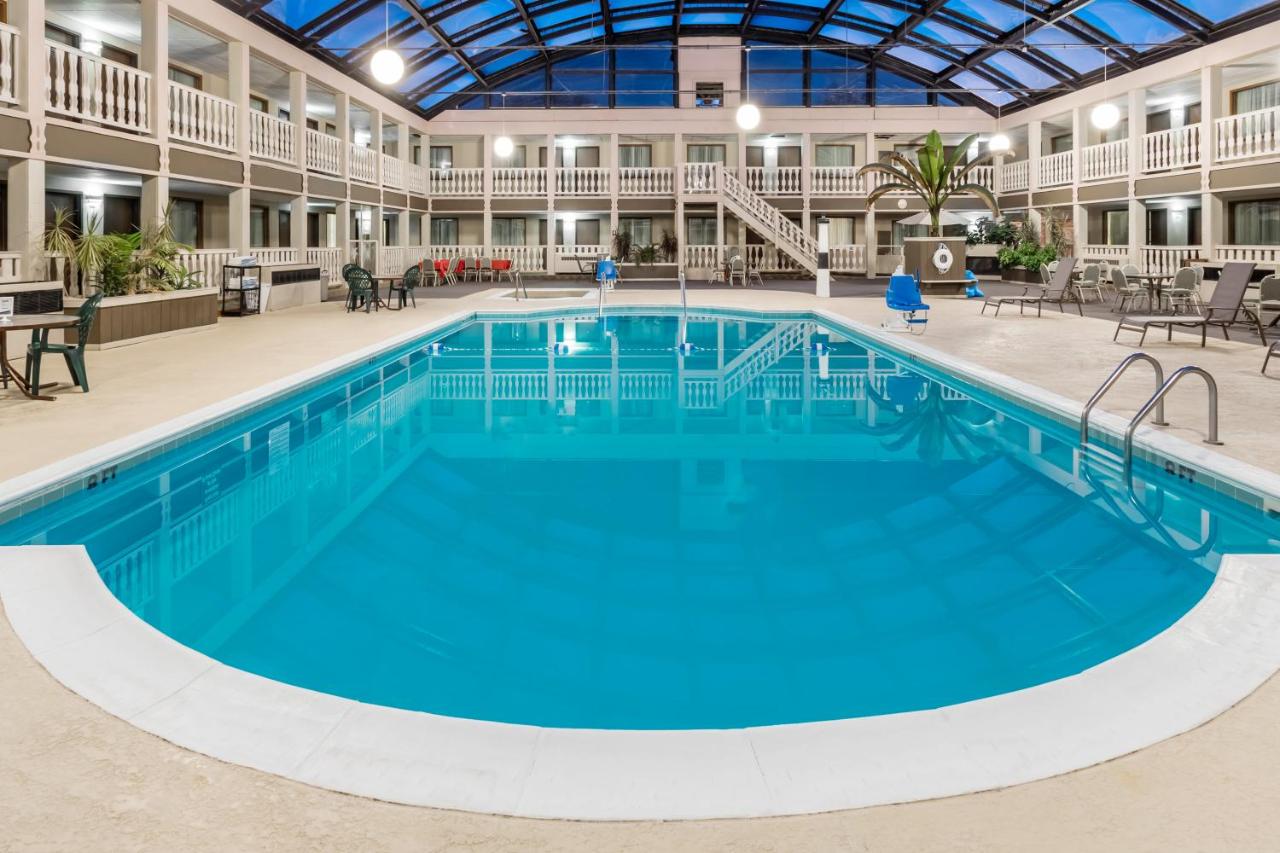 Superior King Room - Non-Smoking at AmericInn by Wyndham Janesville