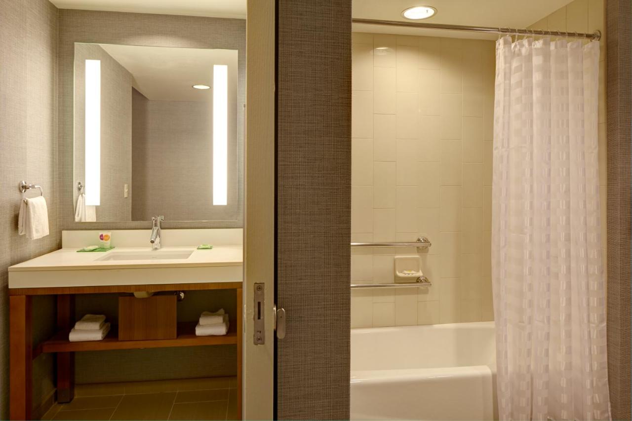 Ada Shower King Suite at Hyatt Place West Des Moines Jordan Creek